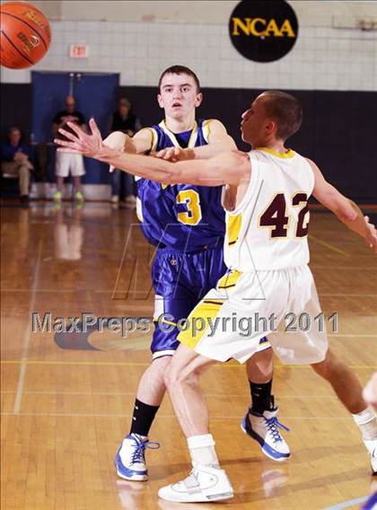 Thumbnail 2 in Elk County Catholic vs.Union (District IX Class A Final) photogallery.