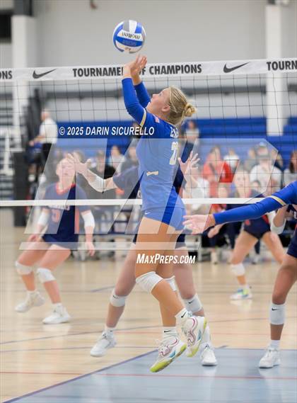 Thumbnail 1 in Santa Margarita vs St. Henry (Nike Tournament of Champions – Southwest) photogallery.