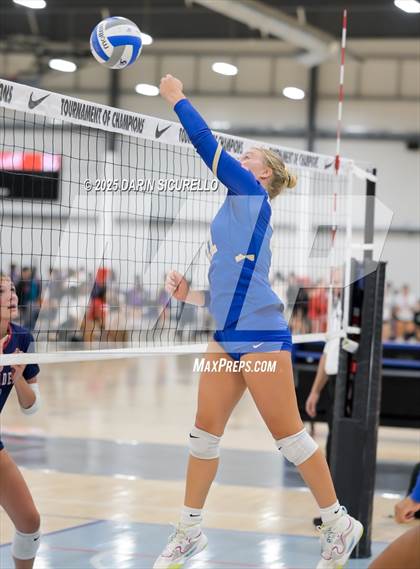 Thumbnail 2 in Santa Margarita vs St. Henry (Nike Tournament of Champions – Southwest) photogallery.