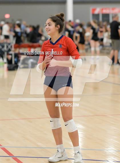 Thumbnail 1 in Santa Margarita vs St. Henry (Nike Tournament of Champions – Southwest) photogallery.
