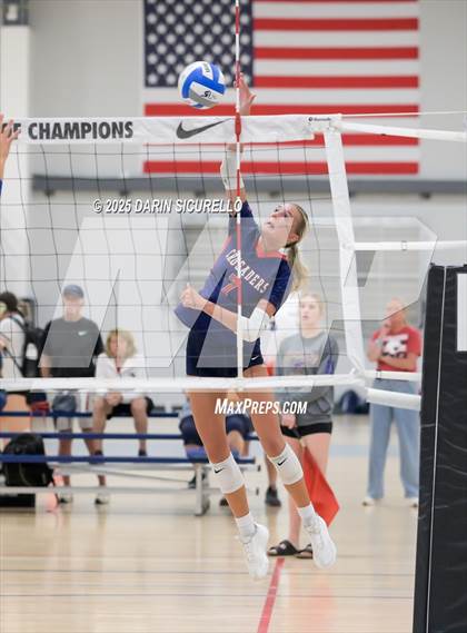 Thumbnail 3 in Santa Margarita vs St. Henry (Nike Tournament of Champions – Southwest) photogallery.