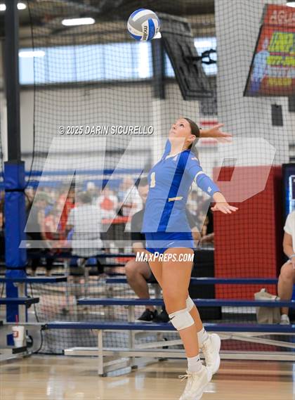 Thumbnail 2 in Santa Margarita vs St. Henry (Nike Tournament of Champions – Southwest) photogallery.