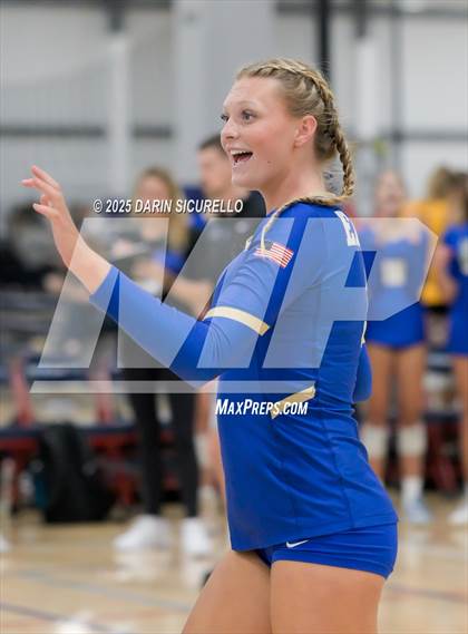 Thumbnail 2 in Santa Margarita vs St. Henry (Nike Tournament of Champions – Southwest) photogallery.