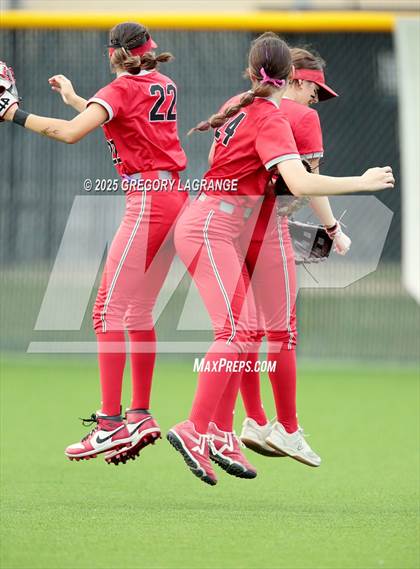 Thumbnail 1 in Marcus vs Guyer (UIL 6A Softball Regional Finals Division II) Game 2 photogallery.