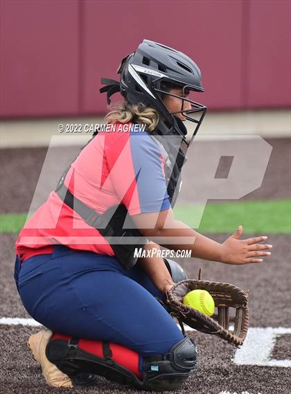 Thumbnail 3 in Cypress Woods vs Cypress Springs photogallery.