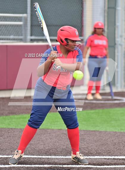 Thumbnail 3 in Cypress Woods vs Cypress Springs photogallery.
