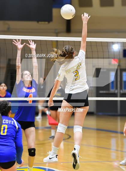 Thumbnail 1 in Thunderbird @ Prescott (JV) photogallery.