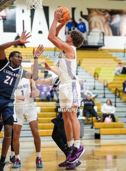 Thumbnail 3 in Cherokee Trail vs Arvada West (Paul Davis Classic) photogallery.