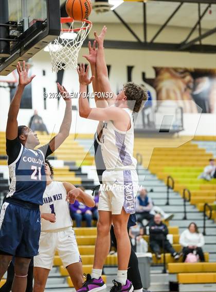 Thumbnail 1 in Cherokee Trail vs Arvada West (Paul Davis Classic) photogallery.