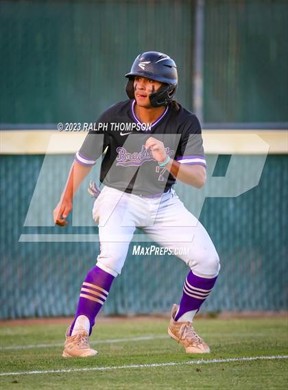 Thumbnail 3 in Sutter vs. Bradshaw Christian (CIF-SJS D5 Final) photogallery.