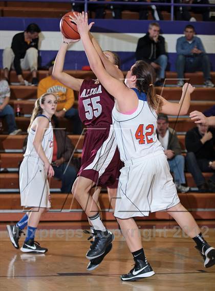Thumbnail 2 in Alcoa vs Campbell County (Winterfest Shootout) photogallery.
