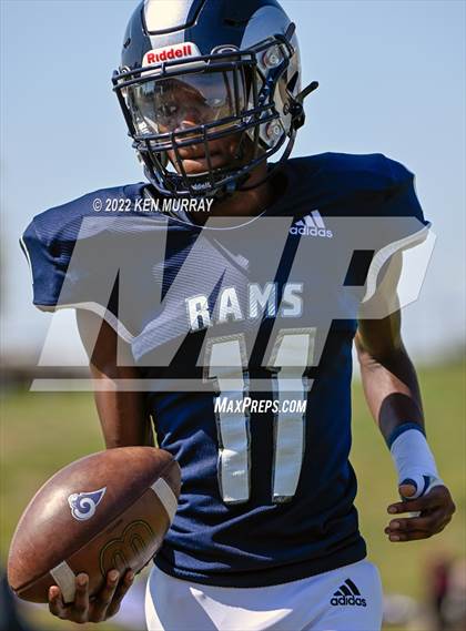 Thumbnail 3 in Jersey Village vs Cypress Ridge photogallery.