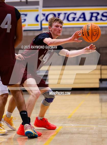 Thumbnail 3 in Fresno Christian vs. Ridgeview photogallery.
