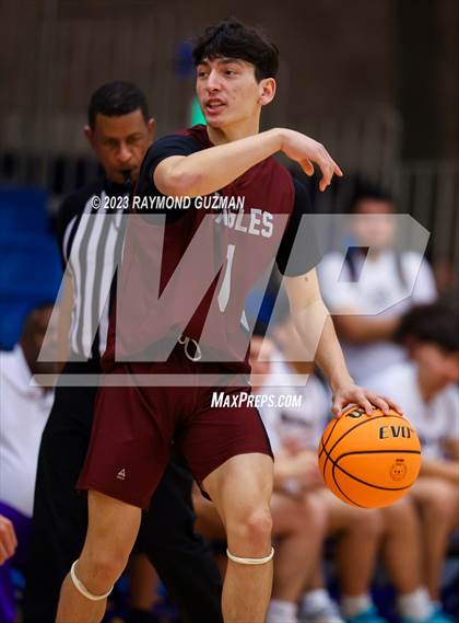 Thumbnail 3 in Fresno Christian vs. Ridgeview photogallery.