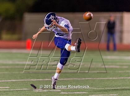 Thumbnail 3 in Smithson Valley vs. Reagan (UIL 6A Bi-district Playoffs) photogallery.