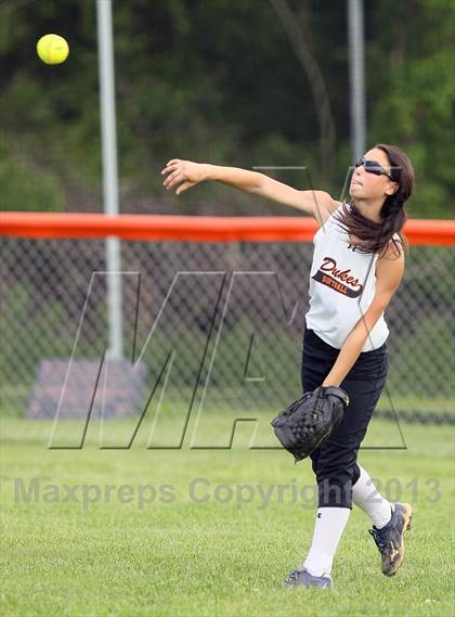 Thumbnail 2 in Marlboro Central vs. Rondout Valley (Section 9 Class B Quarterfinal) photogallery.