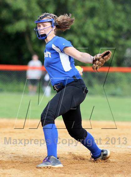 Thumbnail 2 in Marlboro Central vs. Rondout Valley (Section 9 Class B Quarterfinal) photogallery.