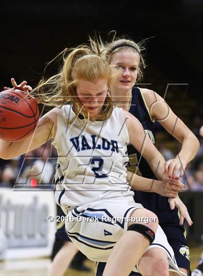Thumbnail 1 in Valor Christian vs Evergreen (CHSAA 4A Final) photogallery.