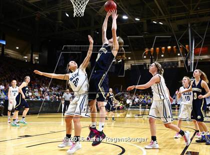 Thumbnail 1 in Valor Christian vs Evergreen (CHSAA 4A Final) photogallery.