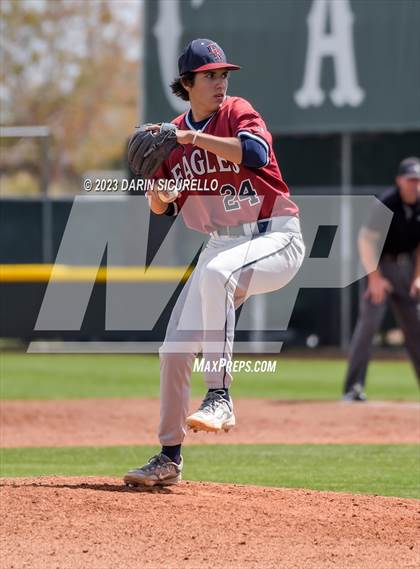 Thumbnail 3 in Piedra Vista vs. Dakota Ridge  (Coach Bob Invitational) photogallery.