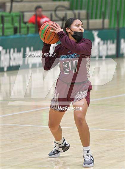 Thumbnail 2 in Shiprock vs. Crownpoint (Ben Lujan Tournament at Pojoaque Valley) photogallery.