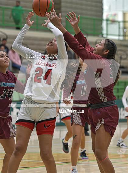 Thumbnail 2 in Shiprock vs. Crownpoint (Ben Lujan Tournament at Pojoaque Valley) photogallery.