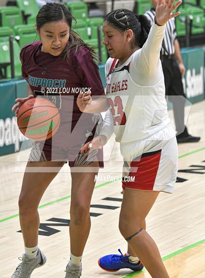 Thumbnail 1 in Shiprock vs. Crownpoint (Ben Lujan Tournament at Pojoaque Valley) photogallery.