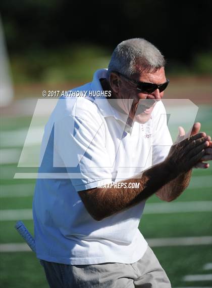 Thumbnail 2 in Kennedy Bellmore vs Garden City  photogallery.