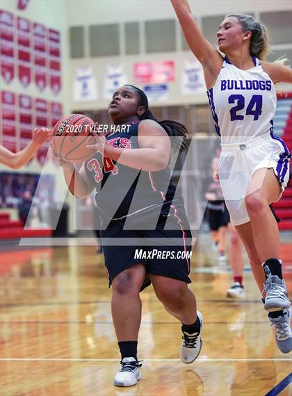 Thumbnail 1 in Terre Haute South Vigo vs. Brownsburg (IHSAA 4A Second Round Playoff) photogallery.