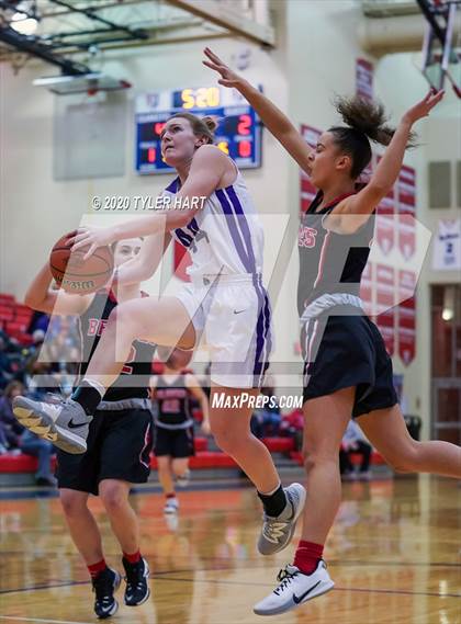 Thumbnail 1 in Terre Haute South Vigo vs. Brownsburg (IHSAA 4A Second Round Playoff) photogallery.