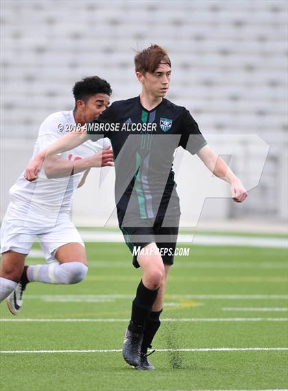 Thumbnail 1 in Waltrip vs. Kingwood Park (UIL 5A Quarterfinal Playoff) photogallery.