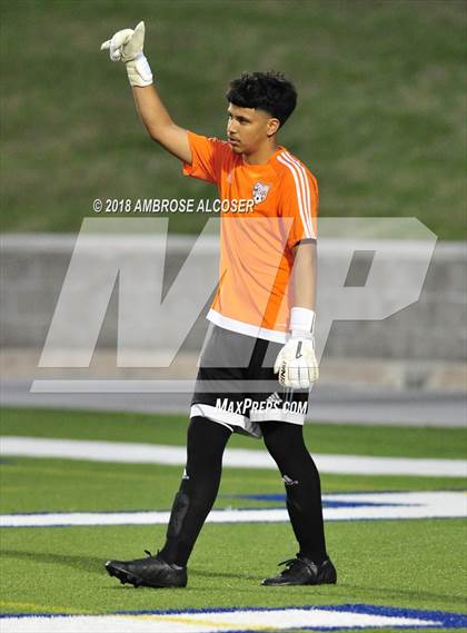 Thumbnail 1 in Waltrip vs. Kingwood Park (UIL 5A Quarterfinal Playoff) photogallery.
