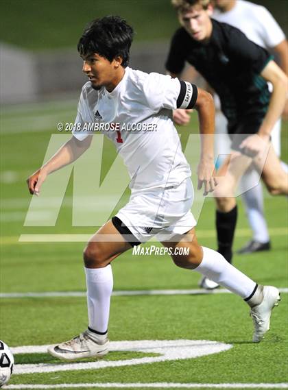 Thumbnail 3 in Waltrip vs. Kingwood Park (UIL 5A Quarterfinal Playoff) photogallery.