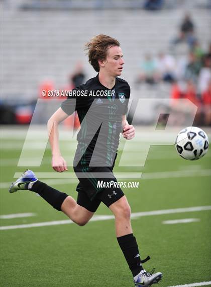 Thumbnail 2 in Waltrip vs. Kingwood Park (UIL 5A Quarterfinal Playoff) photogallery.