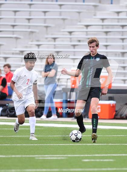 Thumbnail 2 in Waltrip vs. Kingwood Park (UIL 5A Quarterfinal Playoff) photogallery.
