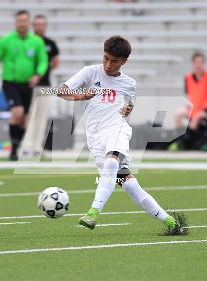 Thumbnail 1 in Waltrip vs. Kingwood Park (UIL 5A Quarterfinal Playoff) photogallery.