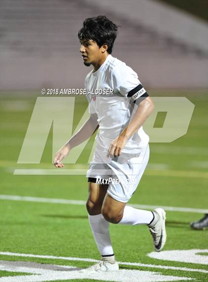 Thumbnail 1 in Waltrip vs. Kingwood Park (UIL 5A Quarterfinal Playoff) photogallery.