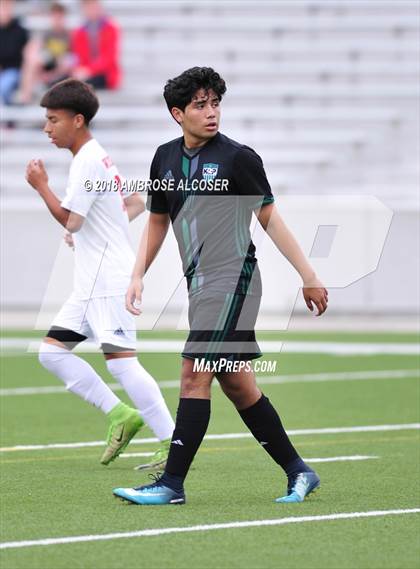 Thumbnail 3 in Waltrip vs. Kingwood Park (UIL 5A Quarterfinal Playoff) photogallery.