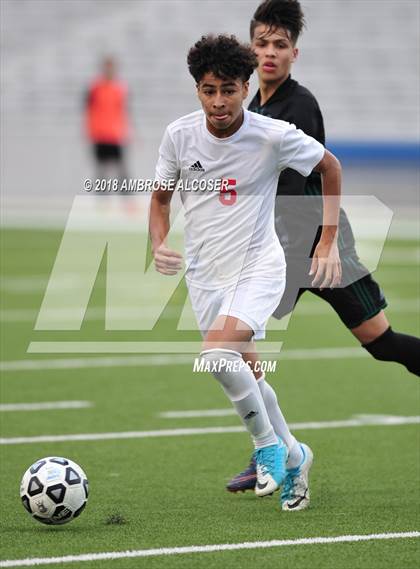 Thumbnail 3 in Waltrip vs. Kingwood Park (UIL 5A Quarterfinal Playoff) photogallery.
