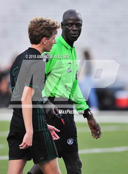 Thumbnail 1 in Waltrip vs. Kingwood Park (UIL 5A Quarterfinal Playoff) photogallery.