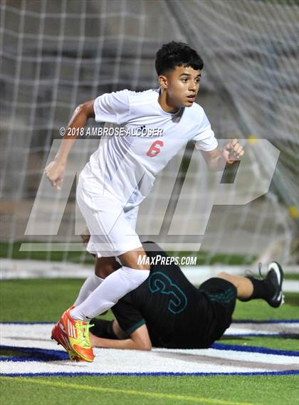 Thumbnail 2 in Waltrip vs. Kingwood Park (UIL 5A Quarterfinal Playoff) photogallery.