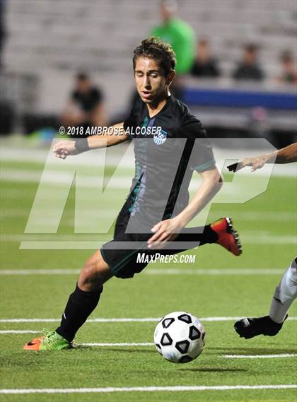 Thumbnail 3 in Waltrip vs. Kingwood Park (UIL 5A Quarterfinal Playoff) photogallery.