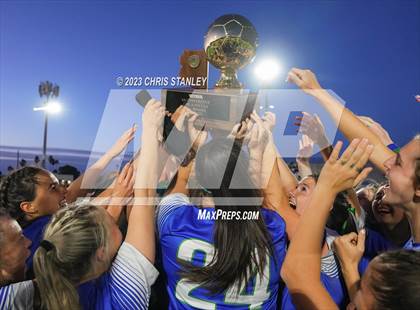 Thumbnail 2 in Perry vs. Xavier College Prep (AIA 6A Finals Awards) photogallery.