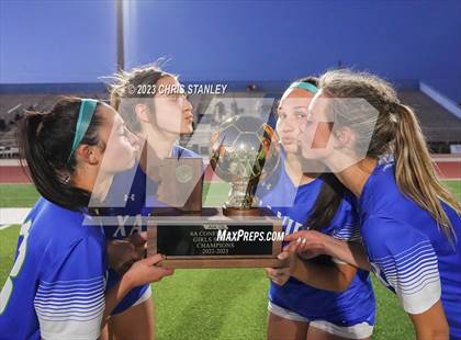 Thumbnail 2 in Perry vs. Xavier College Prep (AIA 6A Finals Awards) photogallery.