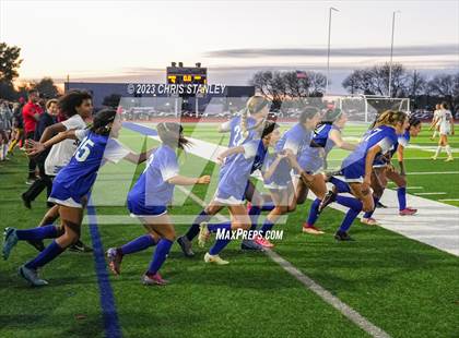 Thumbnail 2 in Perry vs. Xavier College Prep (AIA 6A Finals Awards) photogallery.
