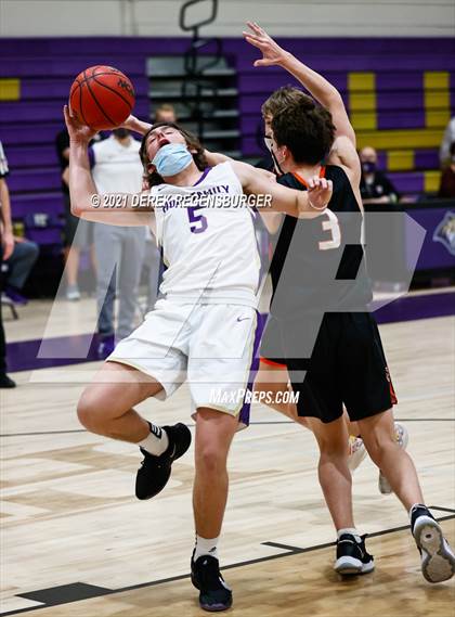Thumbnail 3 in Grand Junction vs Holy Family (CHSAA 4A Playoffs Rd 1) photogallery.