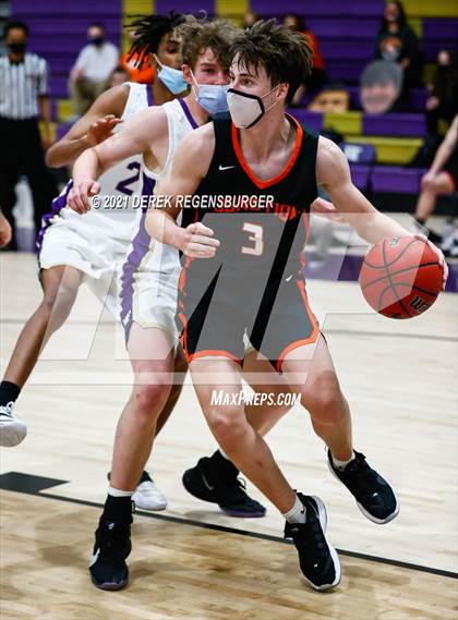 Thumbnail 3 in Grand Junction vs Holy Family (CHSAA 4A Playoffs Rd 1) photogallery.