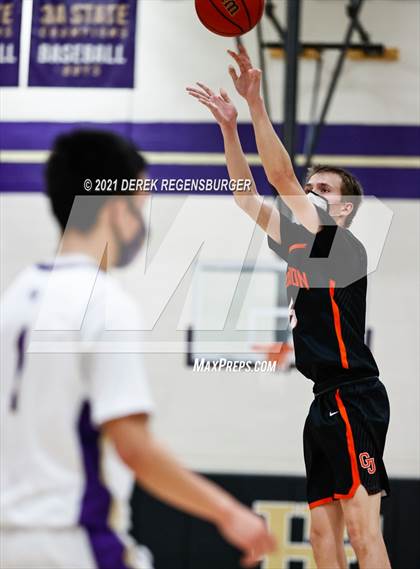 Thumbnail 1 in Grand Junction vs Holy Family (CHSAA 4A Playoffs Rd 1) photogallery.