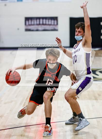 Thumbnail 3 in Grand Junction vs Holy Family (CHSAA 4A Playoffs Rd 1) photogallery.
