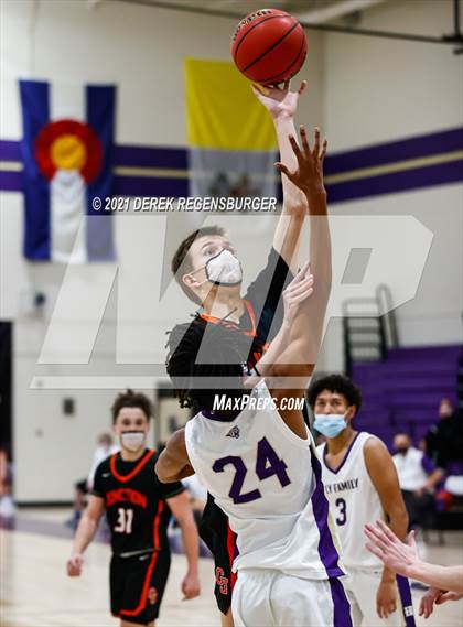 Thumbnail 1 in Grand Junction vs Holy Family (CHSAA 4A Playoffs Rd 1) photogallery.